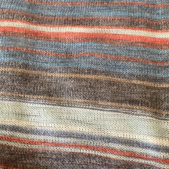 EUC tie front top with tassels and cinch-able sides size L - Picture 5 of 5